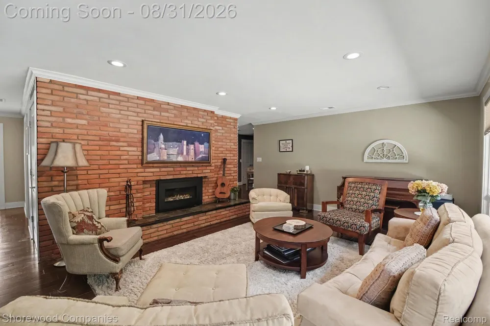 3144 Upton Drive Troy City, MI 48084