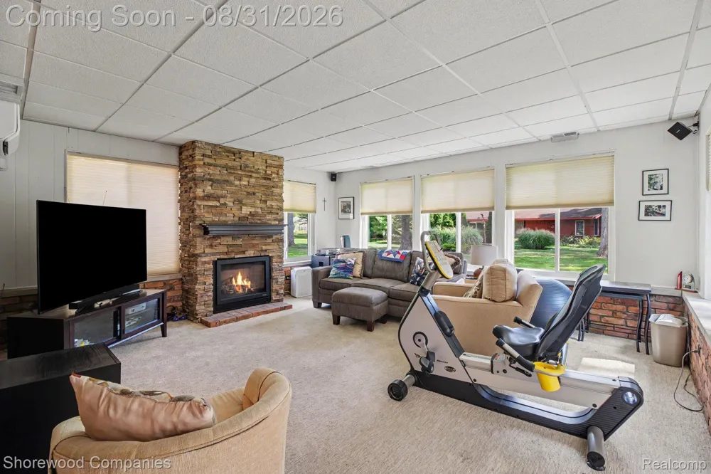 3144 Upton Drive Troy City, MI 48084