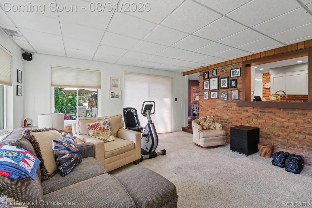 3144 Upton Drive Troy City, MI 48084
