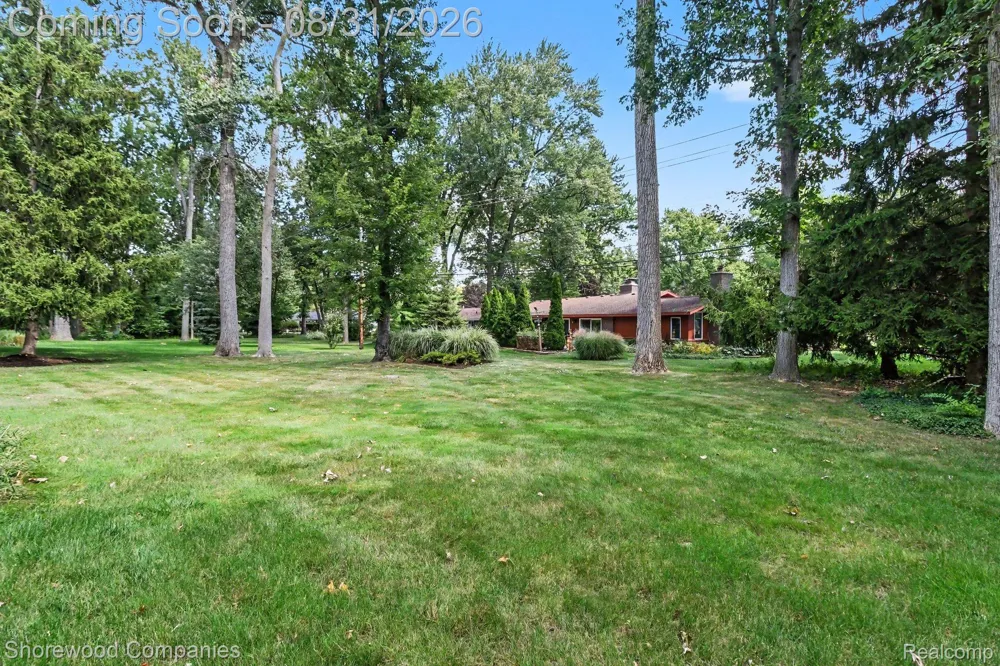 3144 Upton Drive Troy City, MI 48084