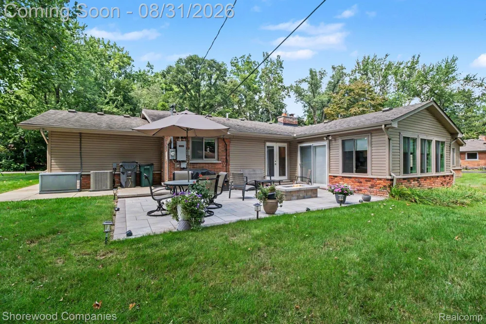3144 Upton Drive Troy City, MI 48084