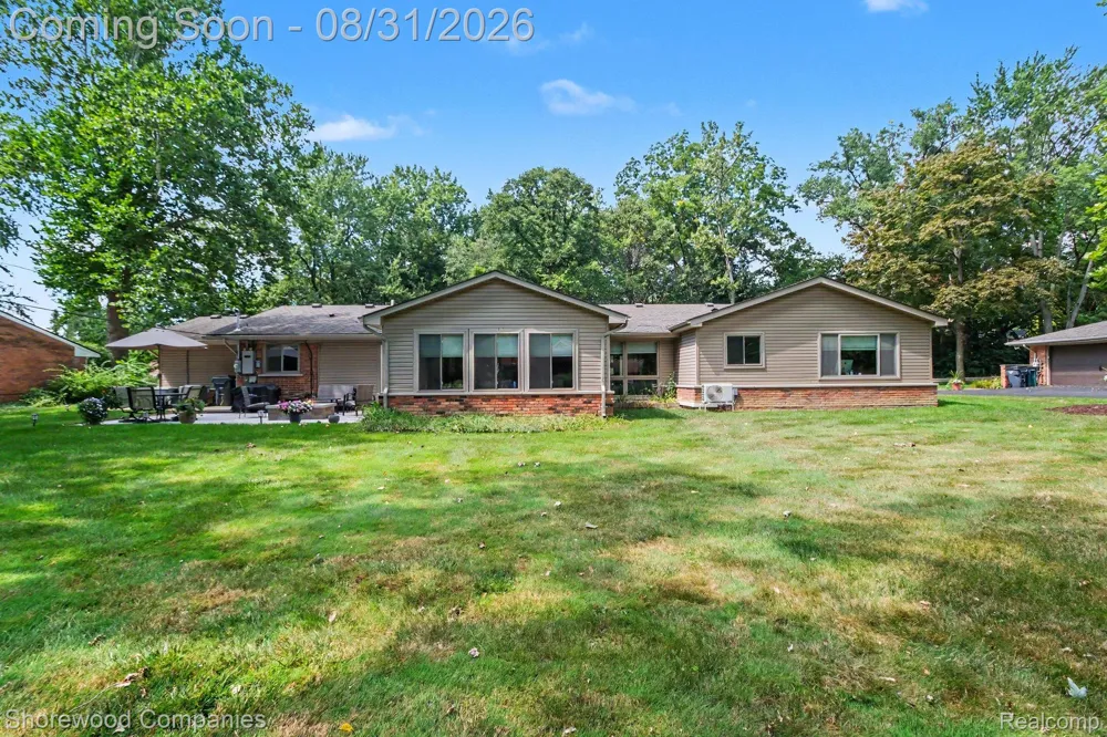 3144 Upton Drive Troy City, MI 48084
