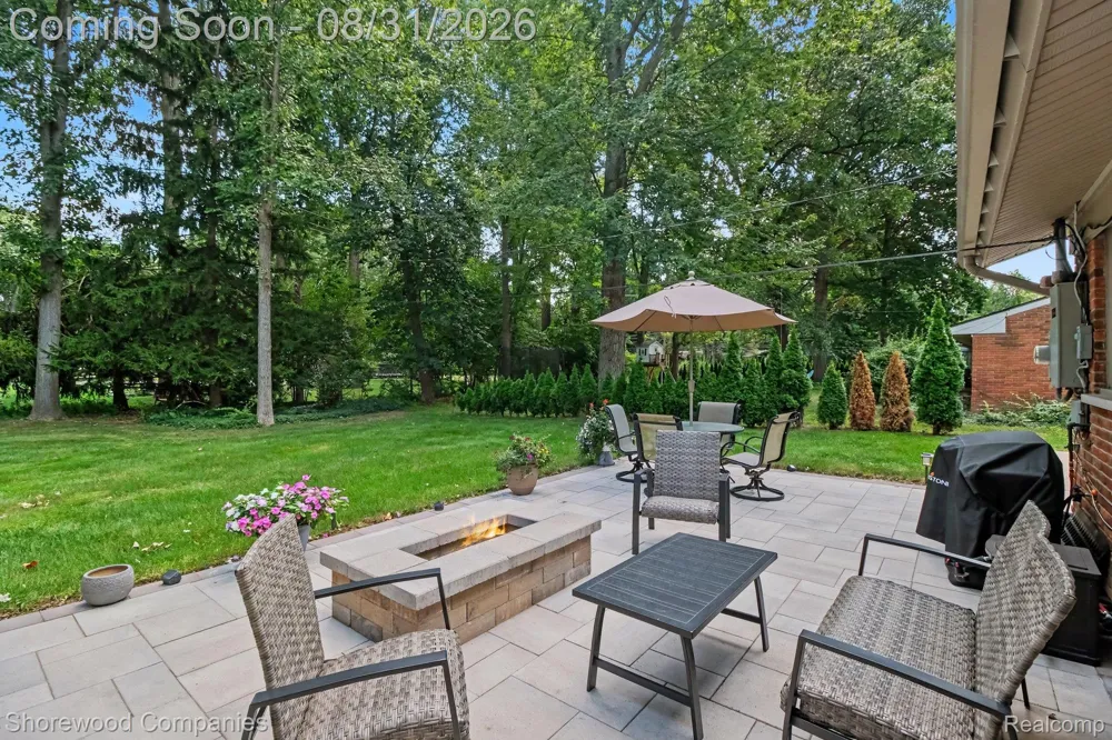 3144 Upton Drive Troy City, MI 48084