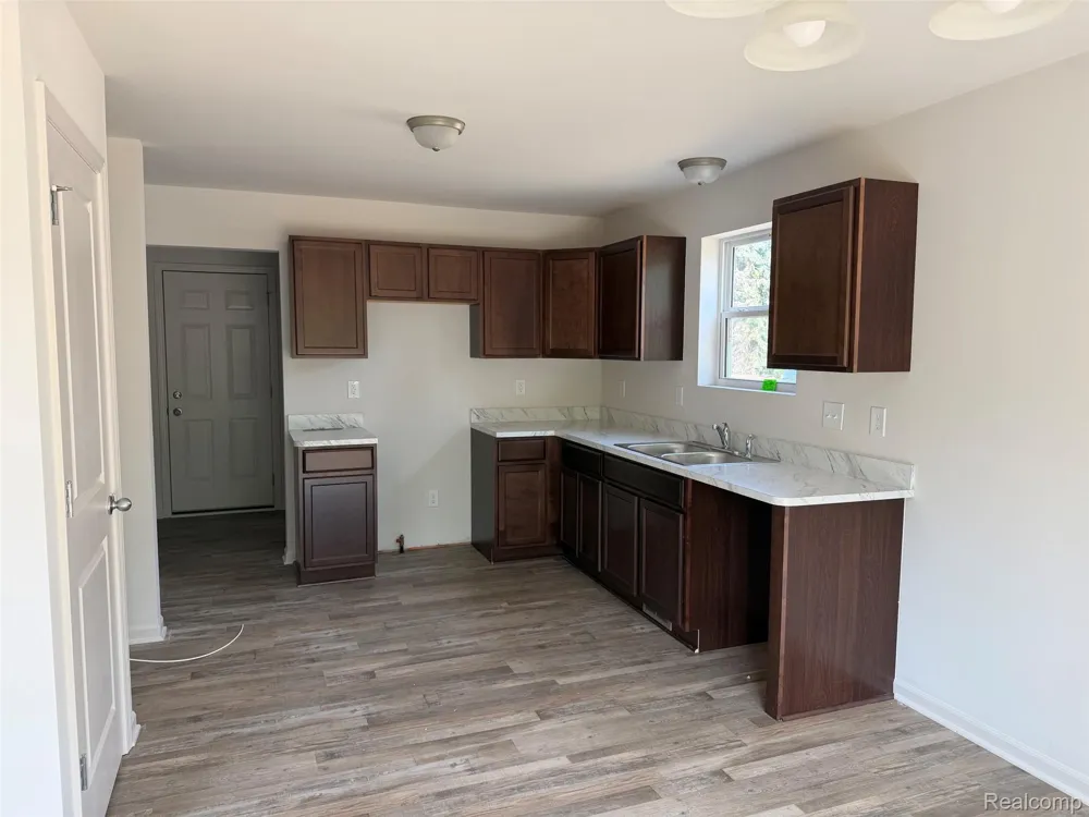 7125 Cambridge Drive Romulus City, MI 48174