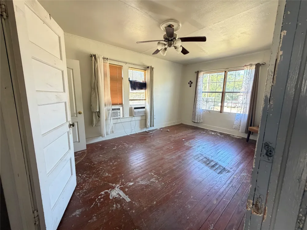 418 Bunert Corsicana, TX 75110