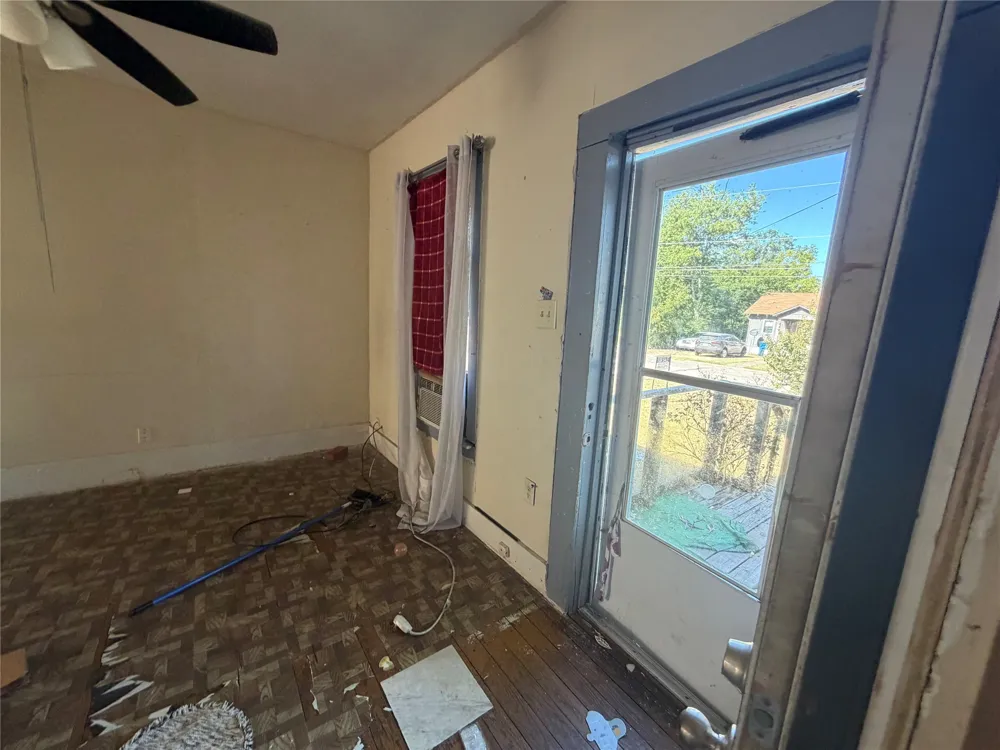 418 Bunert Corsicana, TX 75110