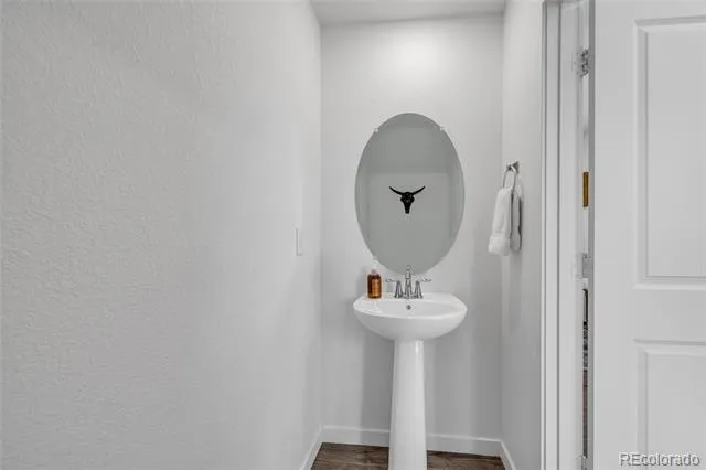 828 Yankee Boy Loop Elizabeth, CO 80107