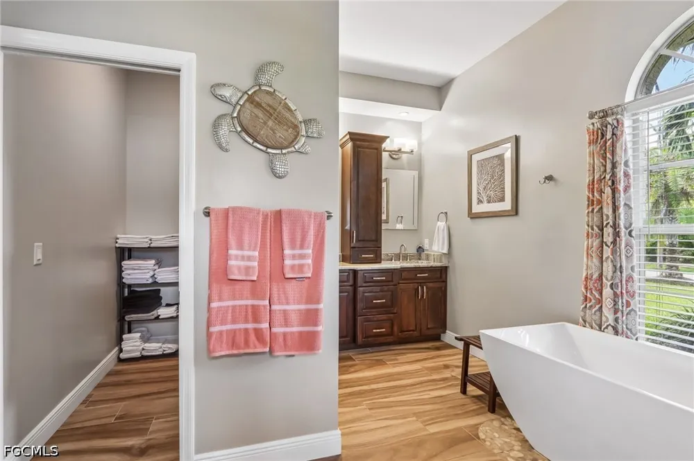 Royal Tee Circle Cape Coral, FL 33991