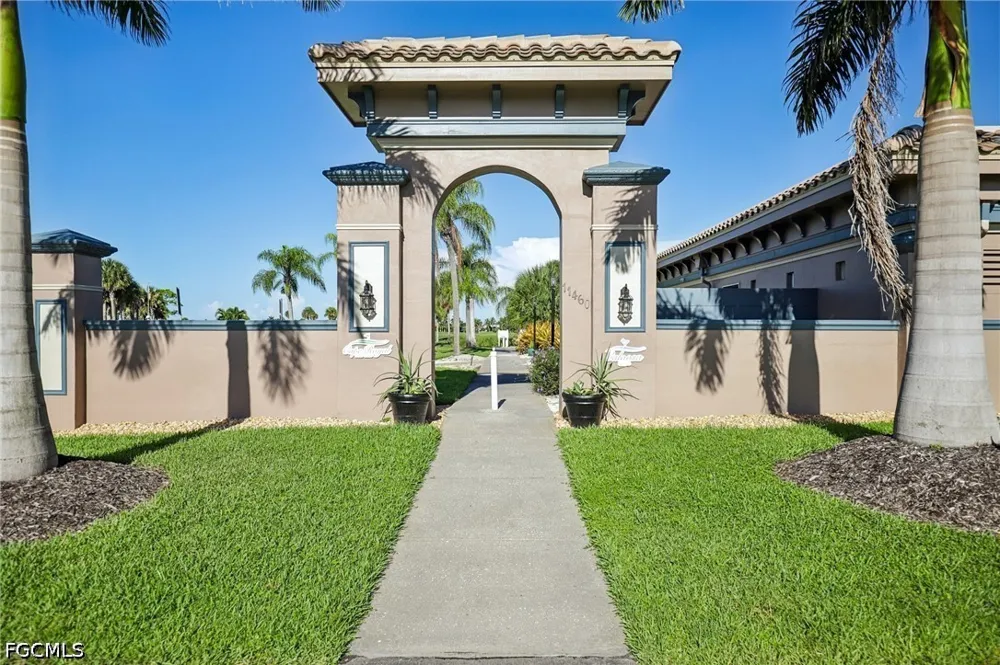 Royal Tee Circle Cape Coral, FL 33991