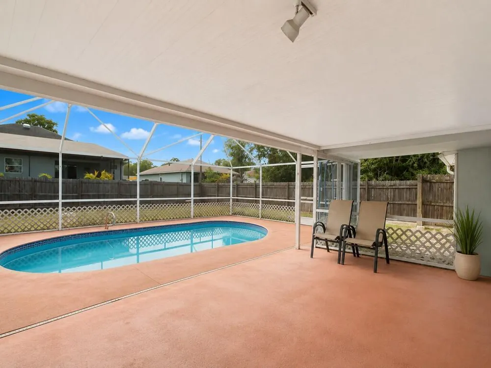 689 CABALLERO AVENUE SE Palm Bay, FL 32909