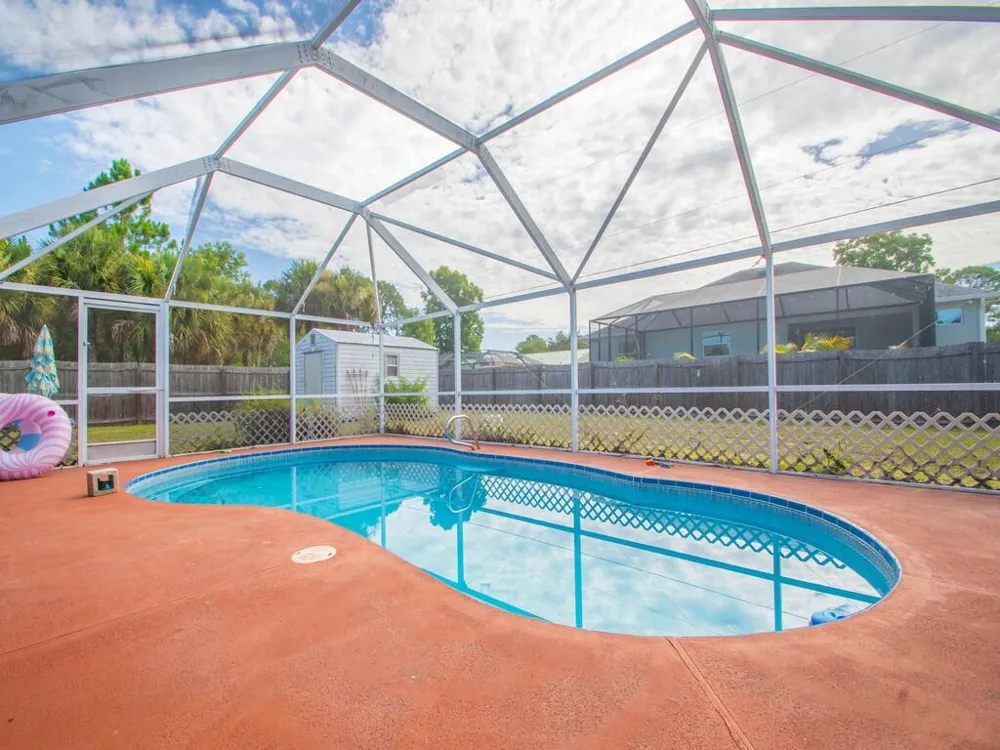 689 CABALLERO AVENUE SE Palm Bay, FL 32909