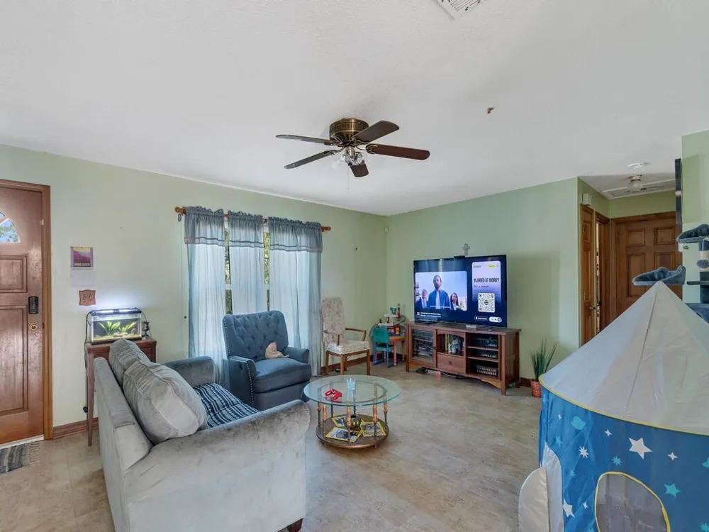 689 CABALLERO AVENUE SE Palm Bay, FL 32909