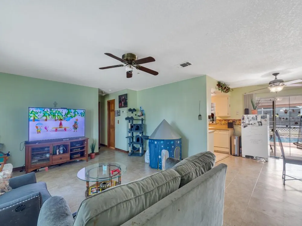 689 CABALLERO AVENUE SE Palm Bay, FL 32909