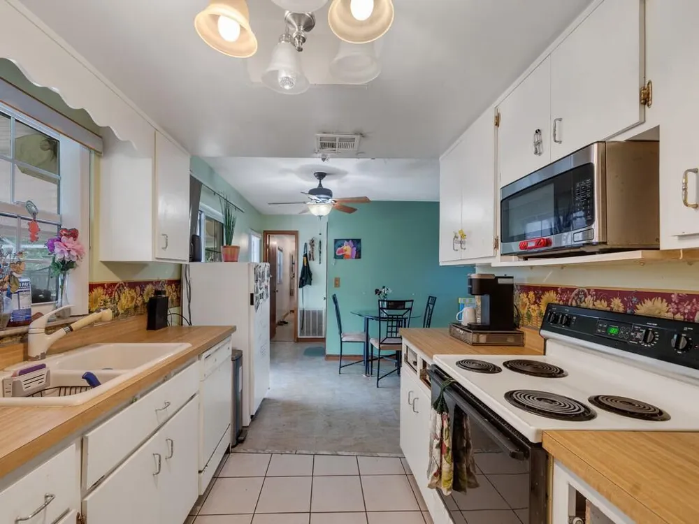 689 CABALLERO AVENUE SE Palm Bay, FL 32909