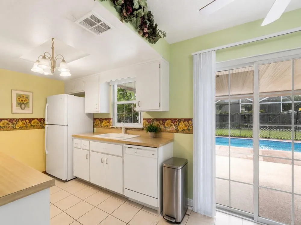 689 CABALLERO AVENUE SE Palm Bay, FL 32909