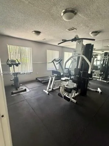 8331 Coral Lake Dr #8331 Coral Springs, FL 33065