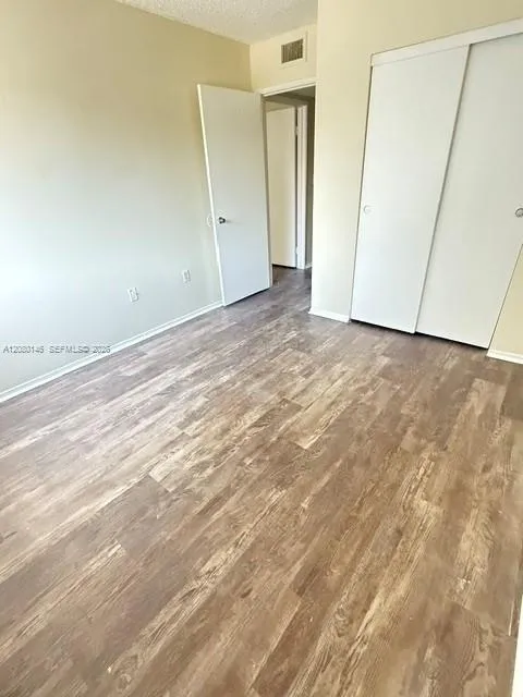 8331 Coral Lake Dr #8331 Coral Springs, FL 33065