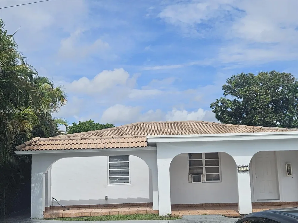 526 SW 64th Ave #4 Miami, FL 33144