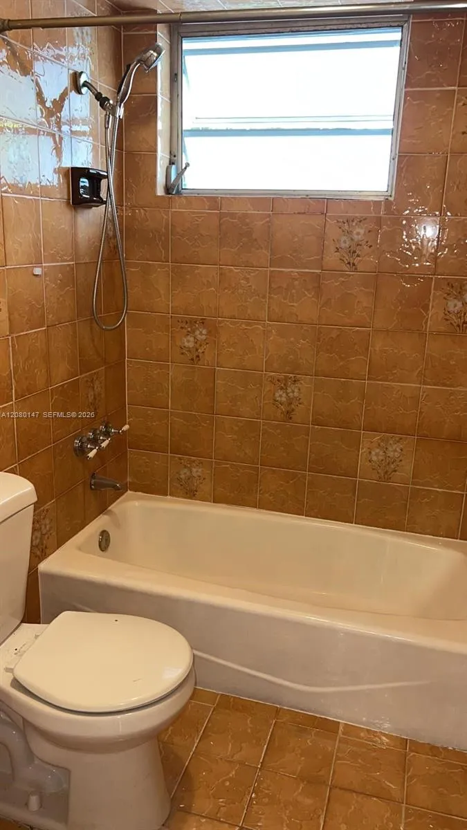 526 SW 64th Ave #4 Miami, FL 33144