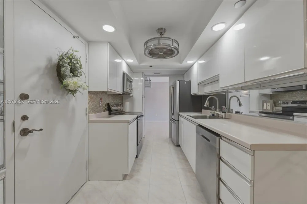 900 Saint Charles Pl #310 Pembroke Pines, FL 33026
