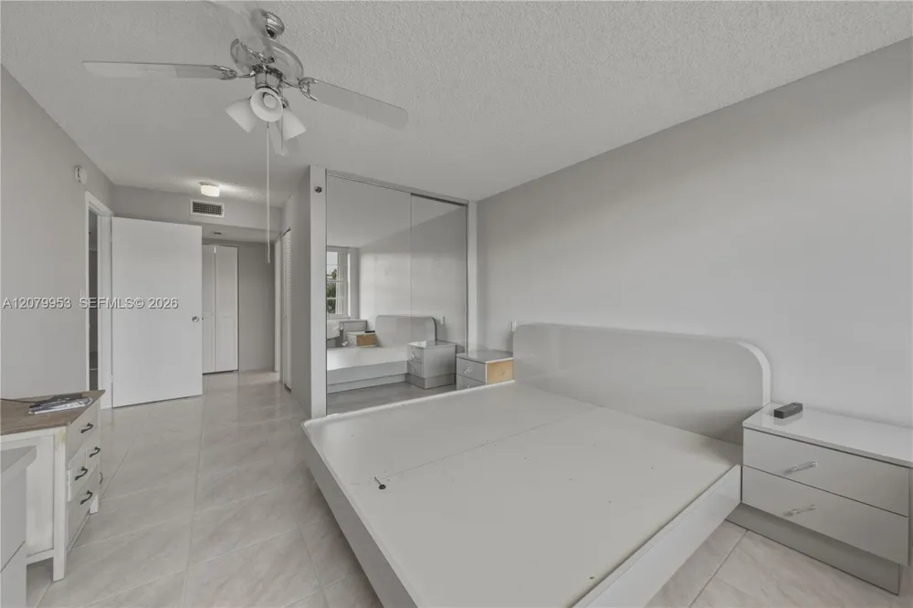 900 Saint Charles Pl #310 Pembroke Pines, FL 33026
