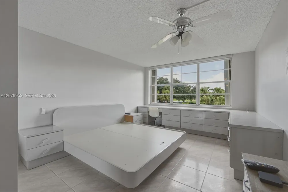 900 Saint Charles Pl #310 Pembroke Pines, FL 33026