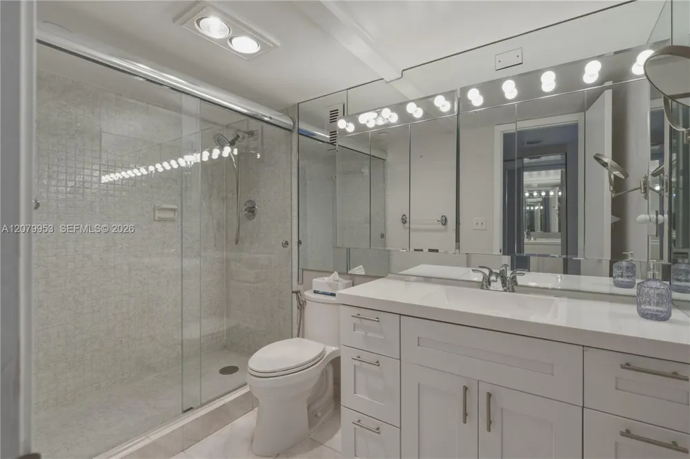 900 Saint Charles Pl #310 Pembroke Pines, FL 33026