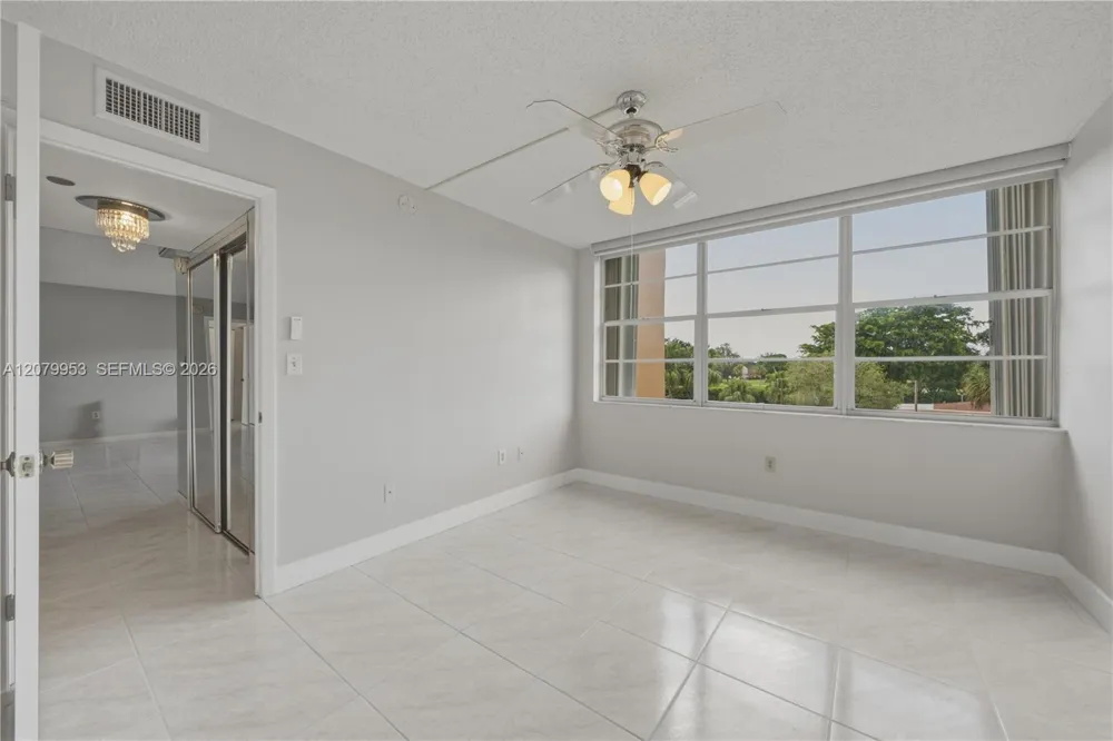 900 Saint Charles Pl #310 Pembroke Pines, FL 33026