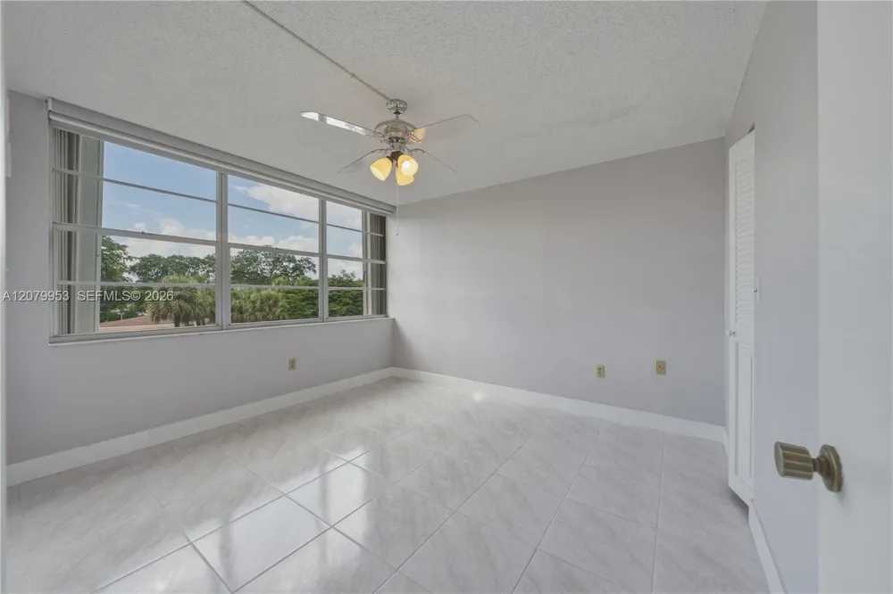900 Saint Charles Pl #310 Pembroke Pines, FL 33026