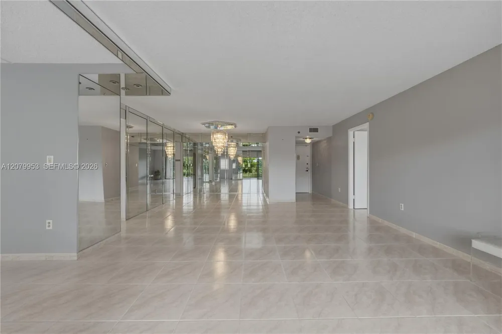 900 Saint Charles Pl #310 Pembroke Pines, FL 33026
