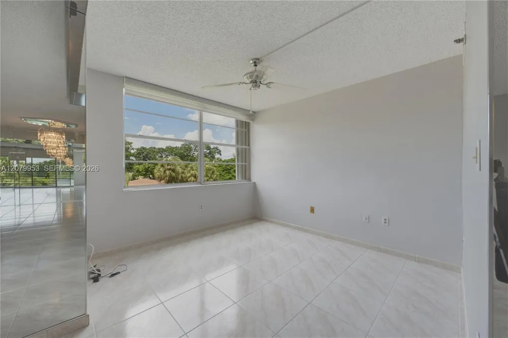 900 Saint Charles Pl #310 Pembroke Pines, FL 33026