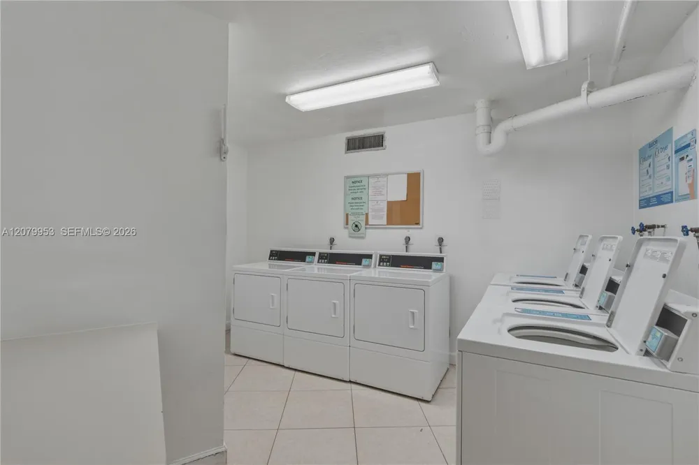 900 Saint Charles Pl #310 Pembroke Pines, FL 33026