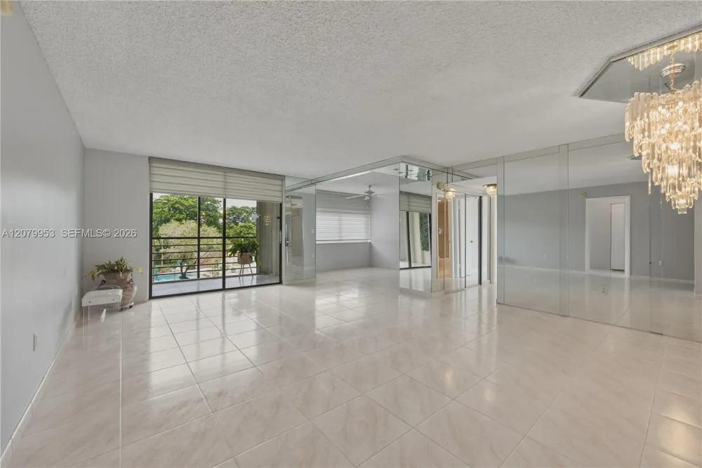 900 Saint Charles Pl #310 Pembroke Pines, FL 33026