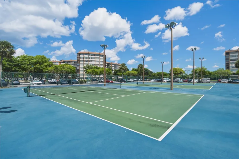 900 Saint Charles Pl #310 Pembroke Pines, FL 33026