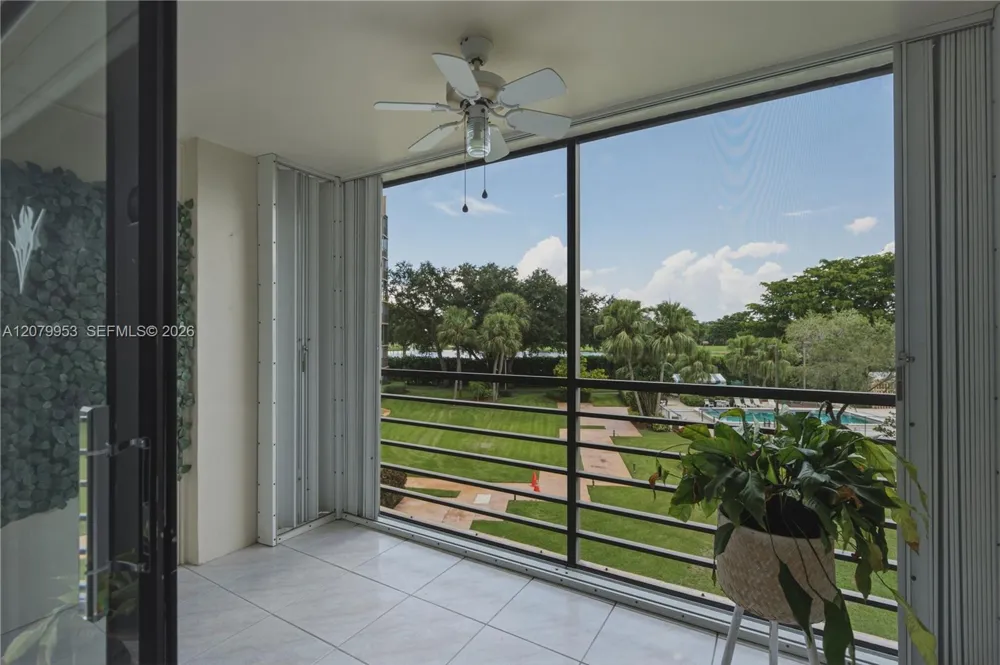 900 Saint Charles Pl #310 Pembroke Pines, FL 33026