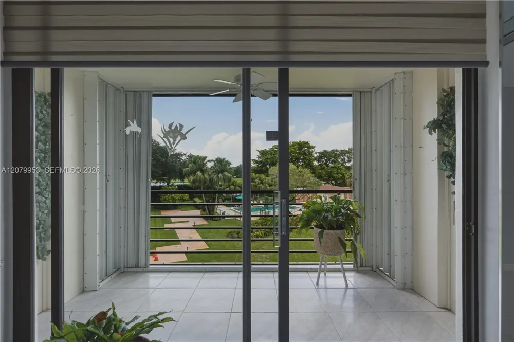 900 Saint Charles Pl #310 Pembroke Pines, FL 33026