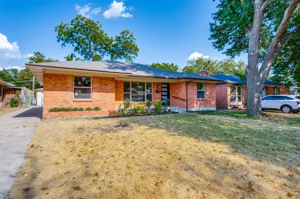 9102 Lindaro Lane Dallas, TX 75228
