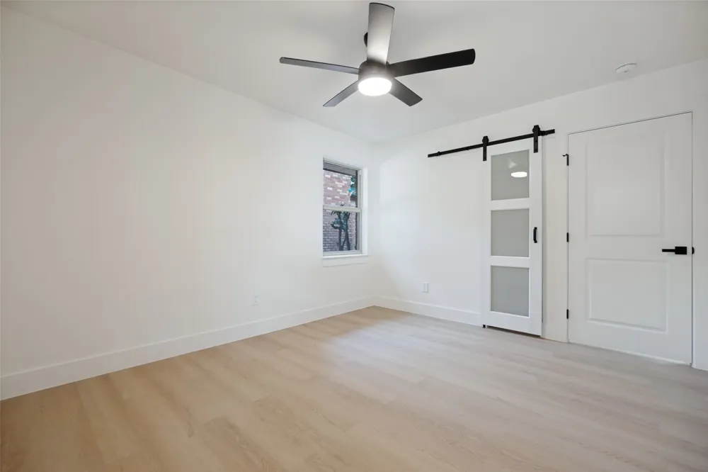 9102 Lindaro Lane Dallas, TX 75228