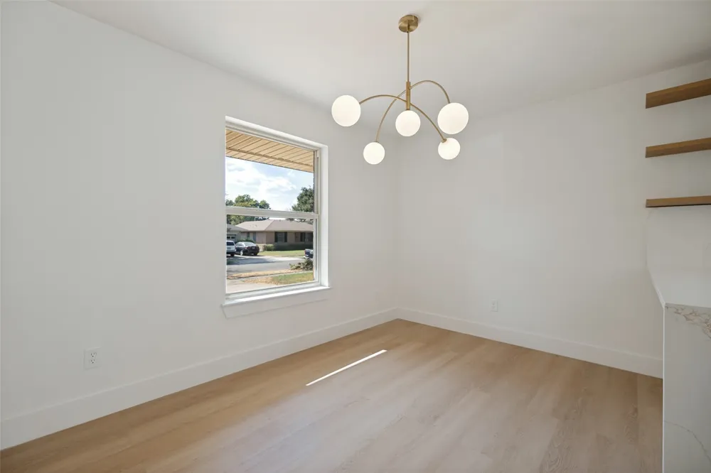 9102 Lindaro Lane Dallas, TX 75228