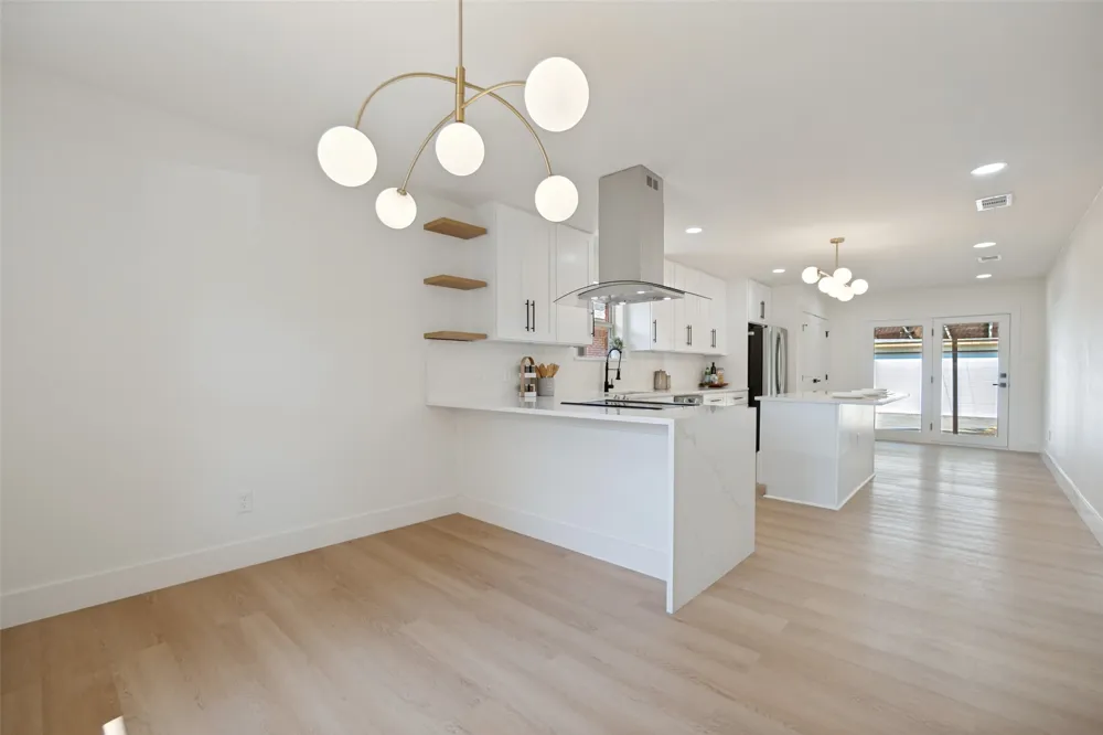 9102 Lindaro Lane Dallas, TX 75228