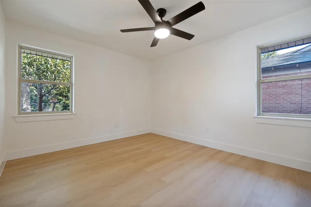 9102 Lindaro Lane Dallas, TX 75228
