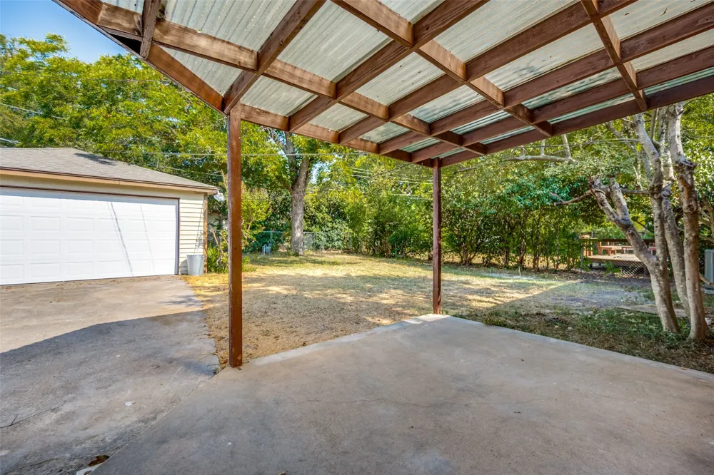 9102 Lindaro Lane Dallas, TX 75228