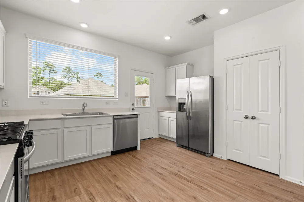 1938 Foxtail Creek Ct Crosby, TX 77532