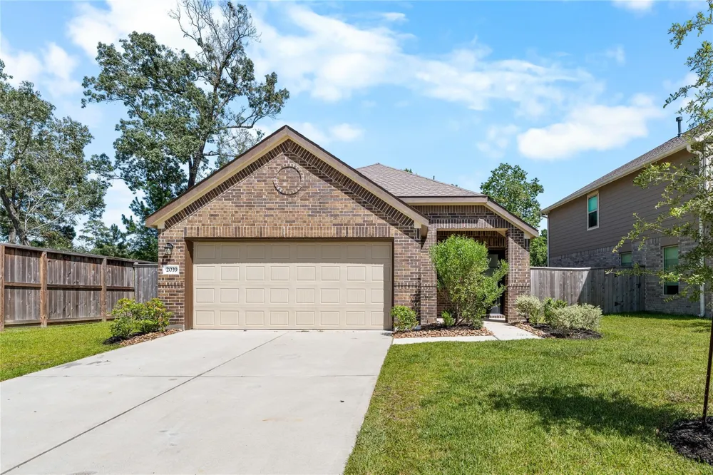 2039 Barrett Gables Drive Crosby, TX 77532