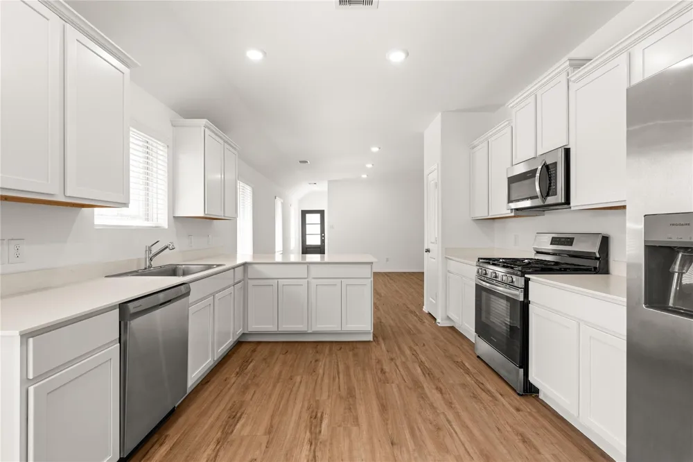 2039 Barrett Gables Drive Crosby, TX 77532