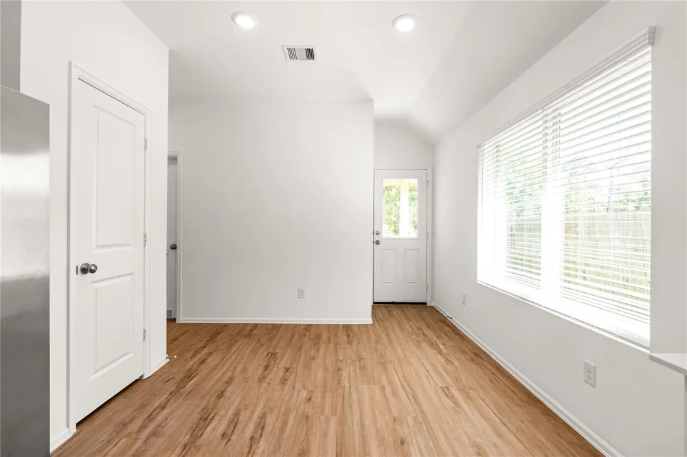 2039 Barrett Gables Drive Crosby, TX 77532