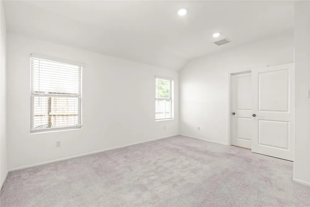 2039 Barrett Gables Drive Crosby, TX 77532