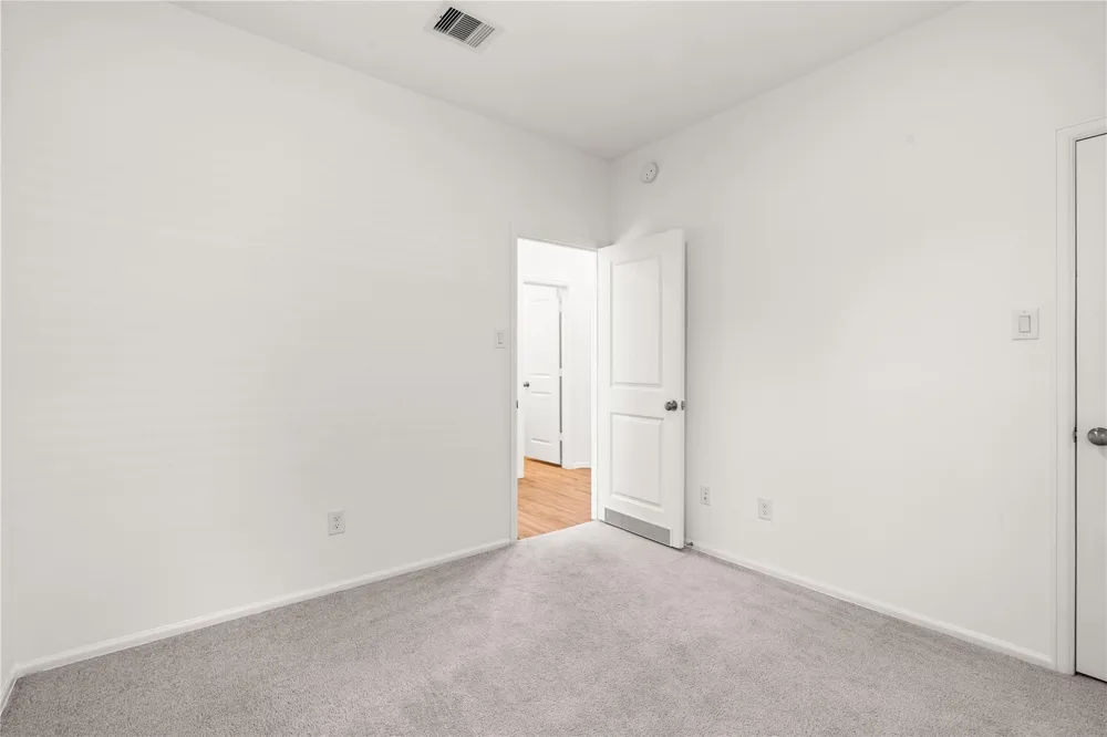 2039 Barrett Gables Drive Crosby, TX 77532