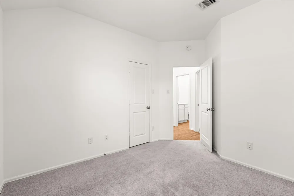 2039 Barrett Gables Drive Crosby, TX 77532