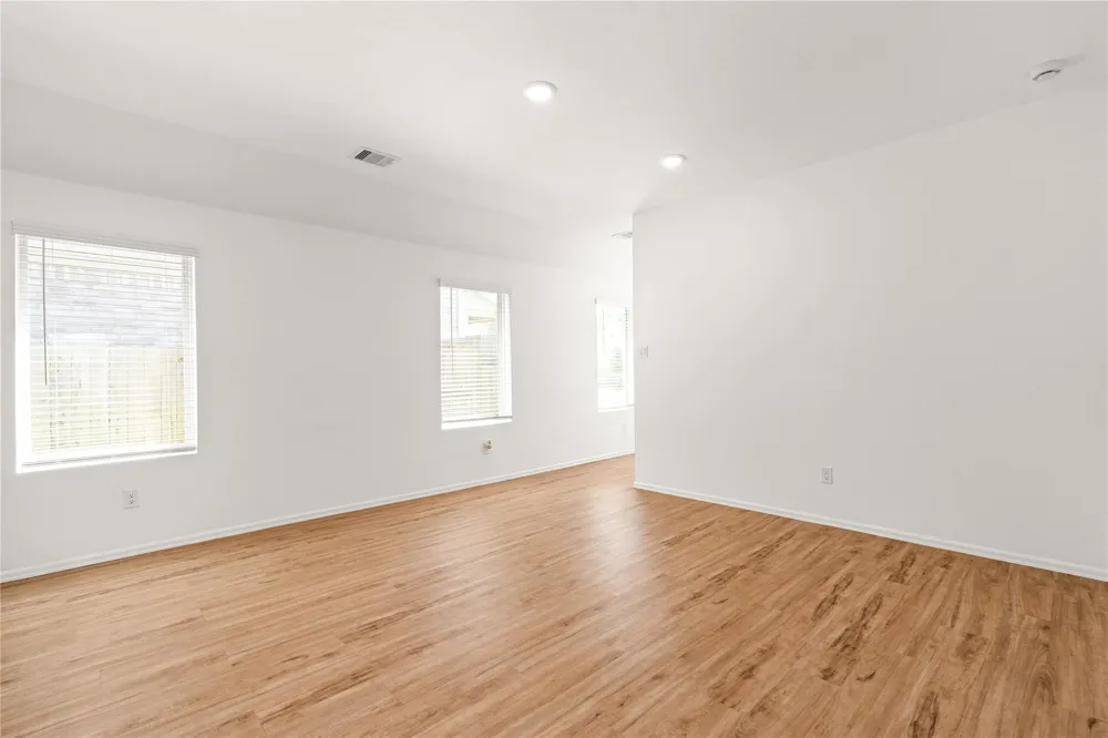 2039 Barrett Gables Drive Crosby, TX 77532